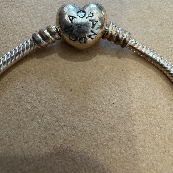 Pandora bracelt with charms - Picture 2 of 4